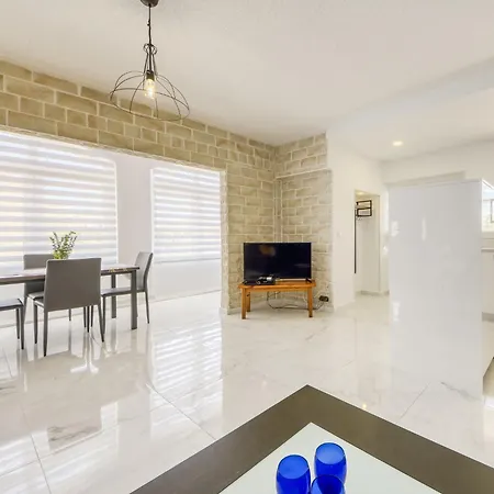 Holiday home Chavicoto By Interhome Empuriabrava