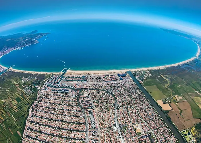 Chavicoto By Interhome * Empuriabrava
