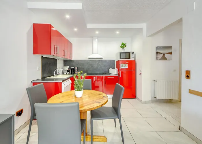 Chavicoto By Interhome * Empuriabrava