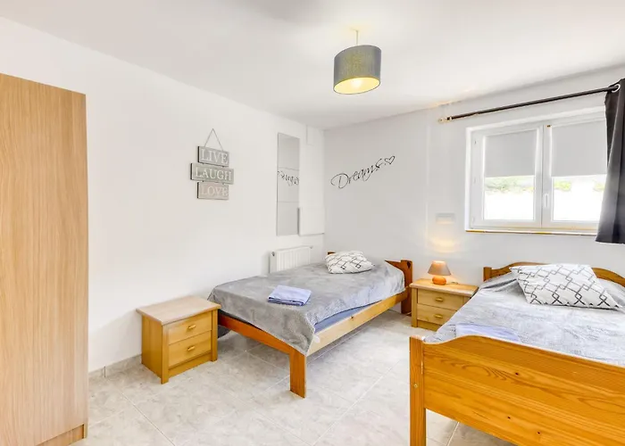 Chavicoto By Interhome Empuriabrava
